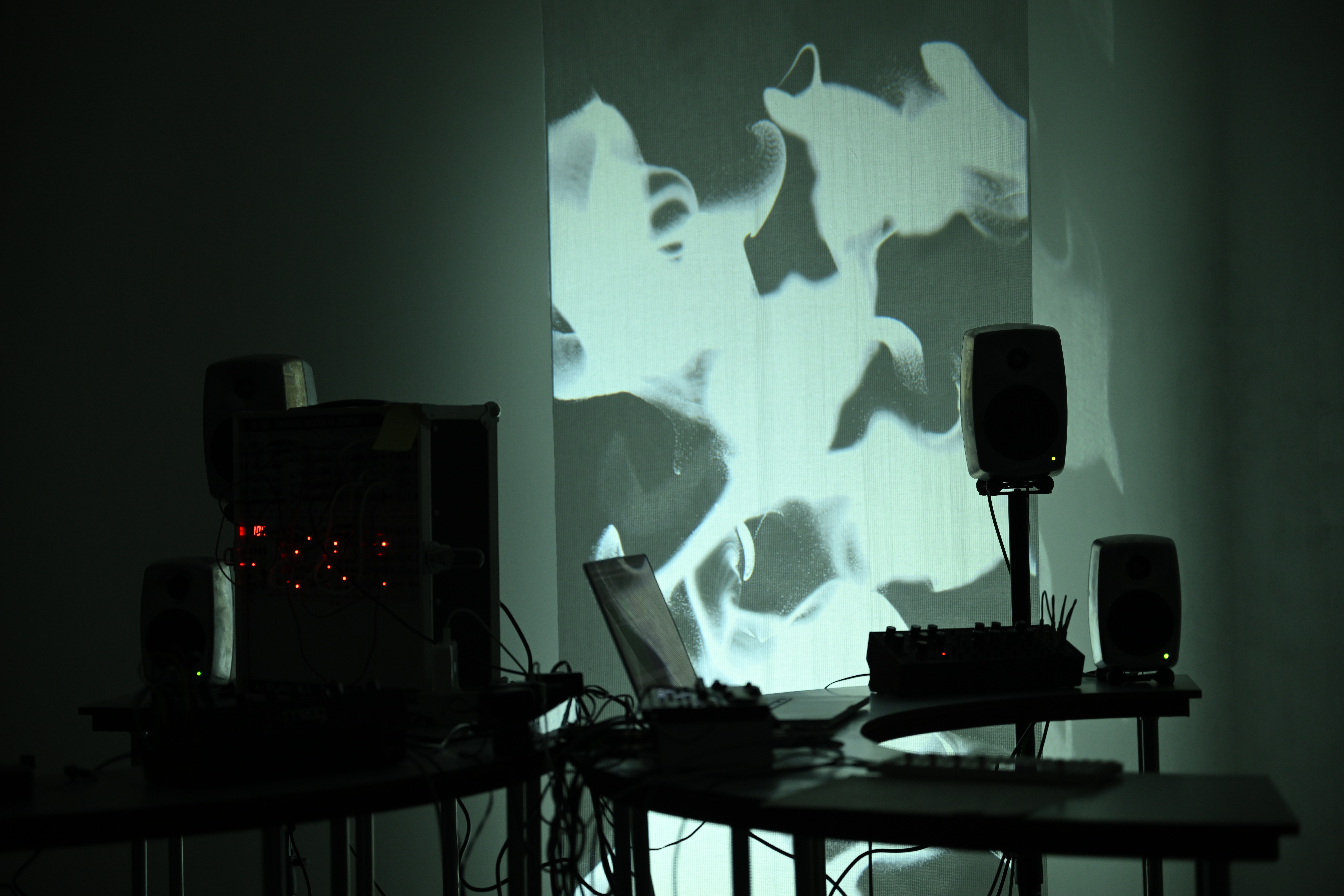 Timeless Oscillation Hero